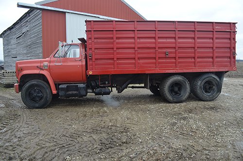 Property photo 36 - FARM EQUIPMENT AUCTION IN ELKHART COUNTY, IN